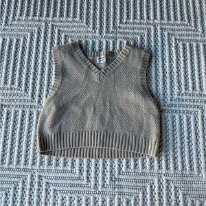 Sunday Best V-Neck Cropped Vest